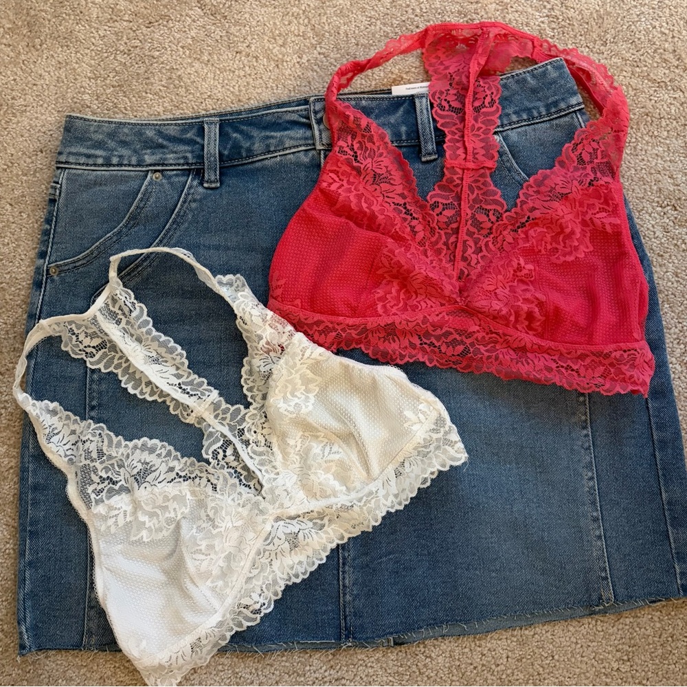 Maidenform Lace Bralettes Fuchsia and White Size Med